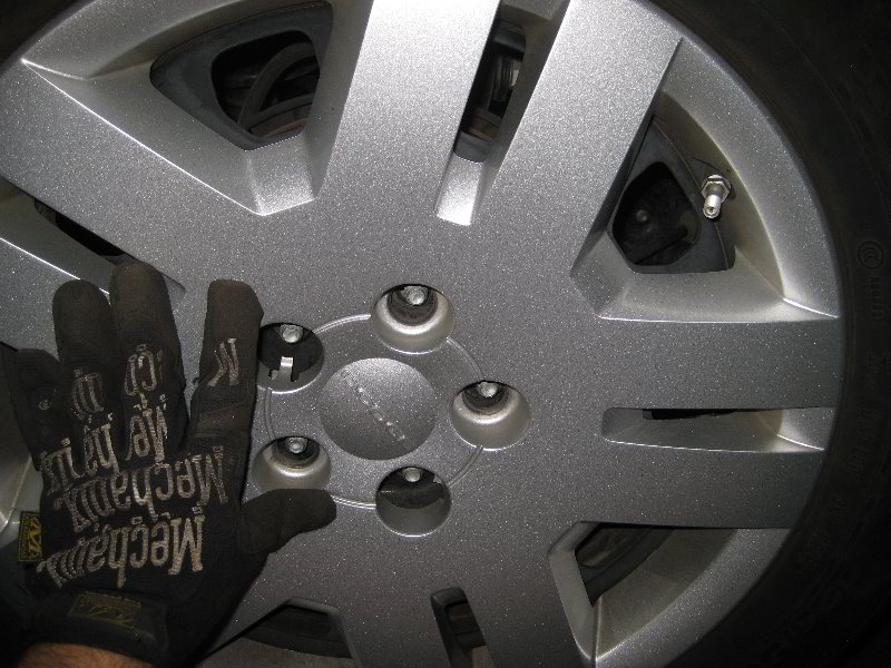 Dodge-Avenger-Rear-Disc-Brake-Pads-Replacement-Guide-031