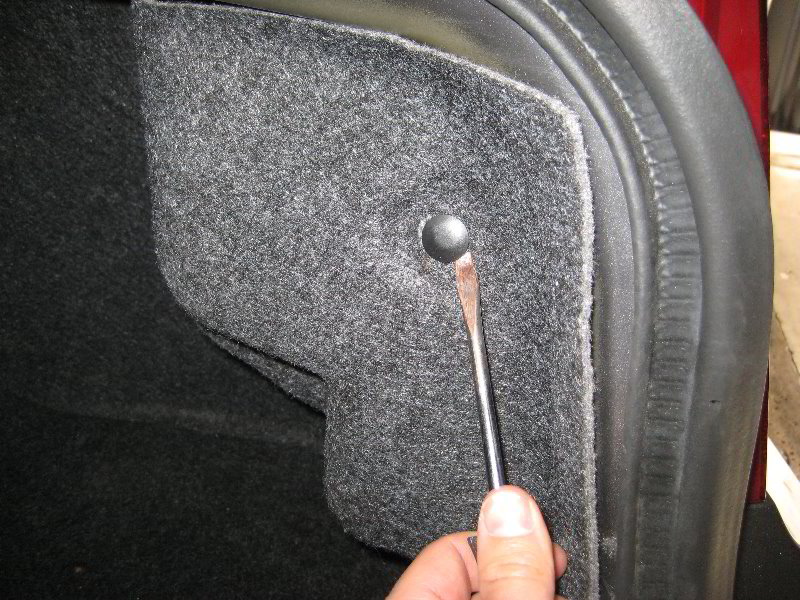 DodgeAvengerReverseTailLightBulbReplacementGuide003