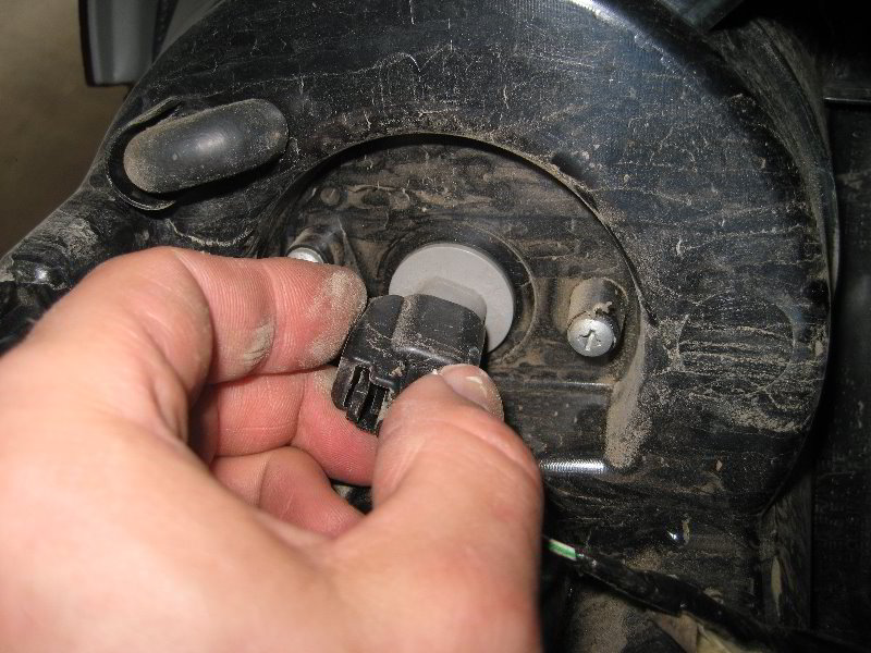 Dodge-Avenger-Reverse-Tail-Light-Bulb-Replacement-Guide-021