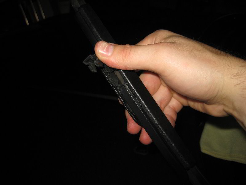 DodgeAvengerWindshieldWiperBladesReplacementGuide015