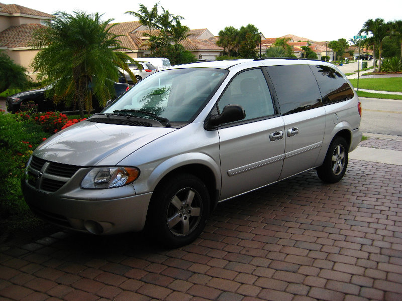 Dodge-Caravan-Headlight-Bulbs-Replacement-Guide-001