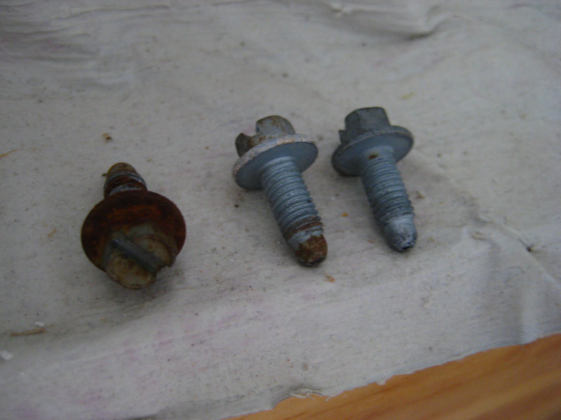 Dodge-Caravan-Headlight-Bulbs-Replacement-Guide-006