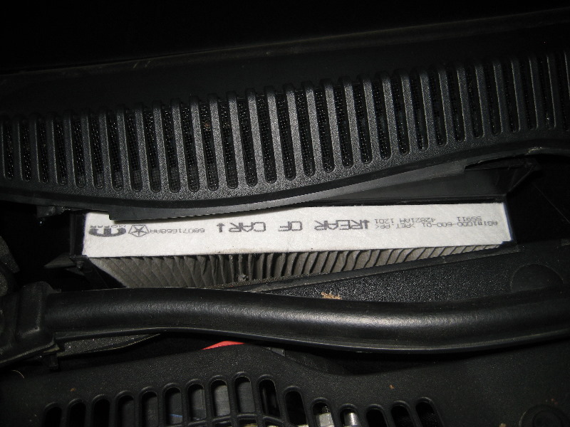 Dodge-Challenger-Cabin-Air-Filter-Replacement-Guide-015