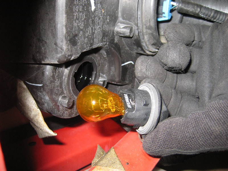 Dodge-Charger-Headlight-Bulbs-Replacement-Guide-007