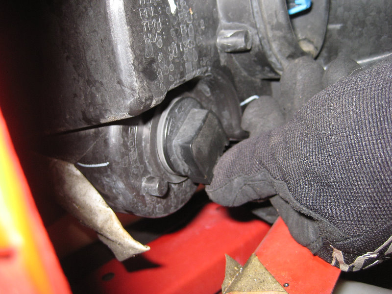 Dodge-Charger-Headlight-Bulbs-Replacement-Guide-010