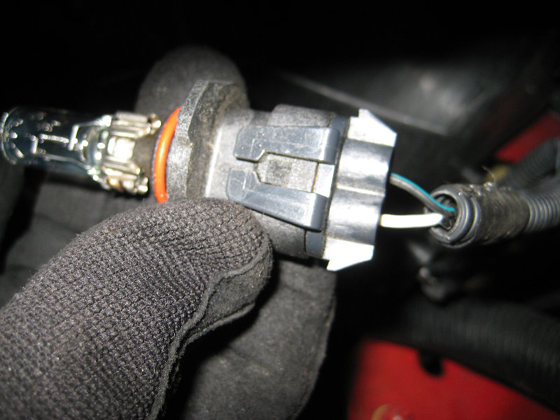 Dodge-Charger-Headlight-Bulbs-Replacement-Guide-015