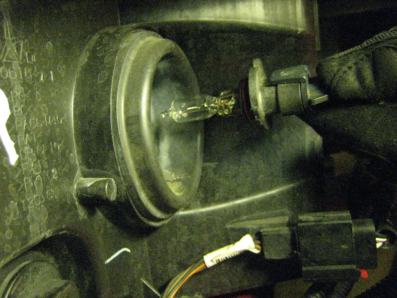 DodgeChargerHeadlightBulbsReplacementGuide020