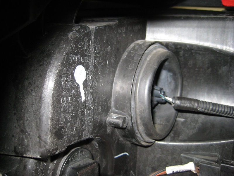 DodgeChargerHeadlightBulbsReplacementGuide022