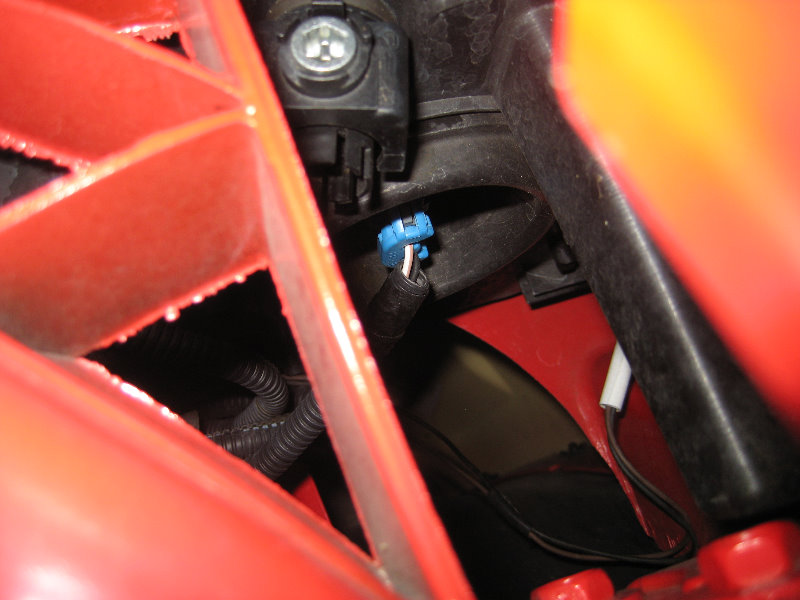 Dodge-Charger-Headlight-Bulbs-Replacement-Guide-025