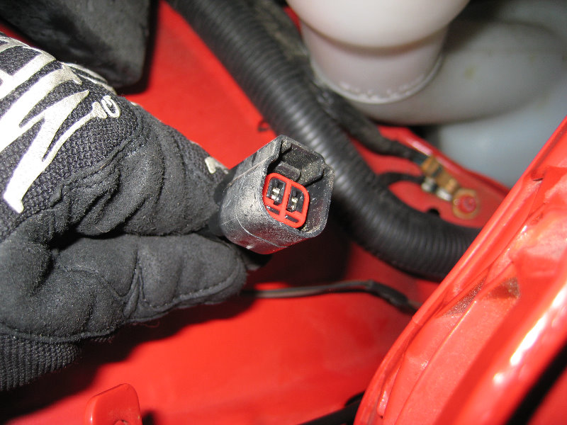 Dodge-Charger-Headlight-Bulbs-Replacement-Guide-035