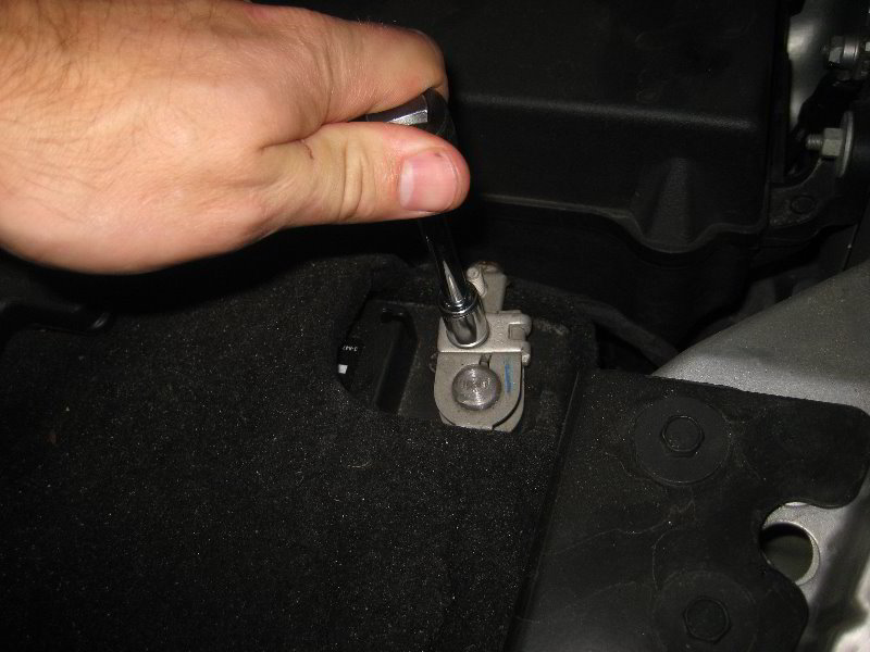 Dodge-Dart-12V-Car-Battery-Replacement-Guide-002