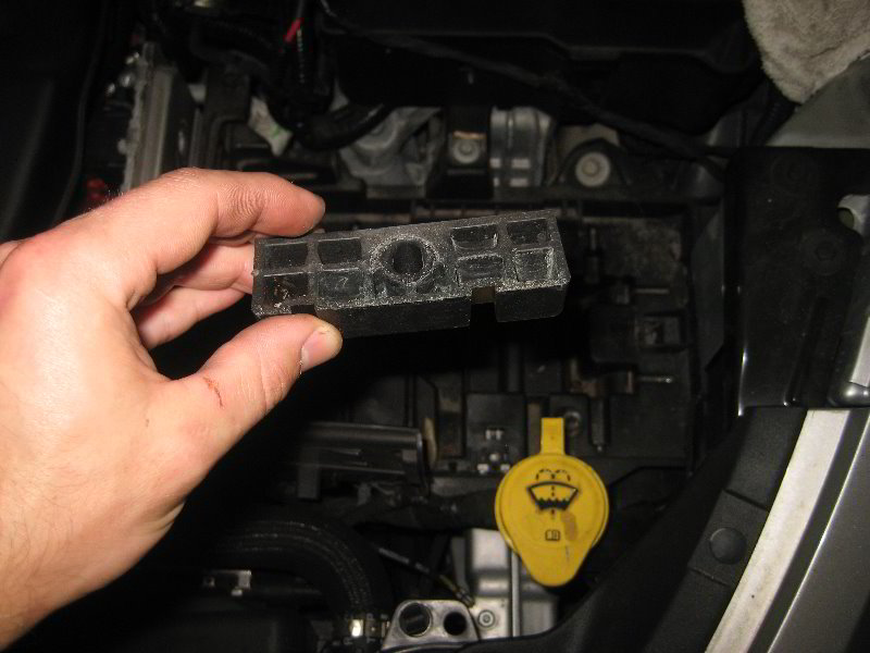 Dodge-Dart-12V-Car-Battery-Replacement-Guide-018