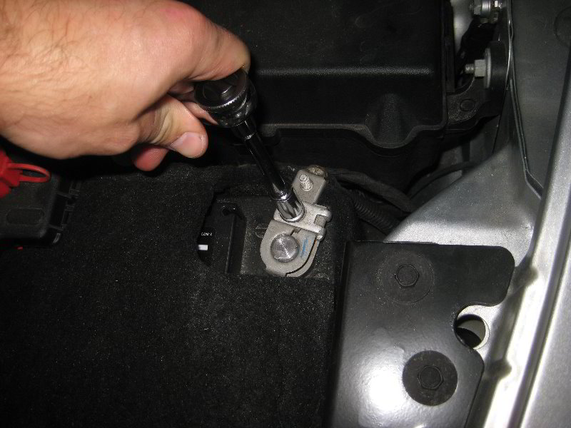 Dodge-Dart-12V-Car-Battery-Replacement-Guide-029