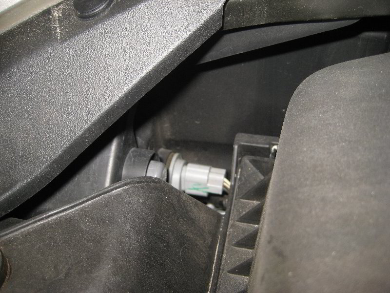 Dodge-Dart-Headlight-Bulbs-Replacement-Guide-024