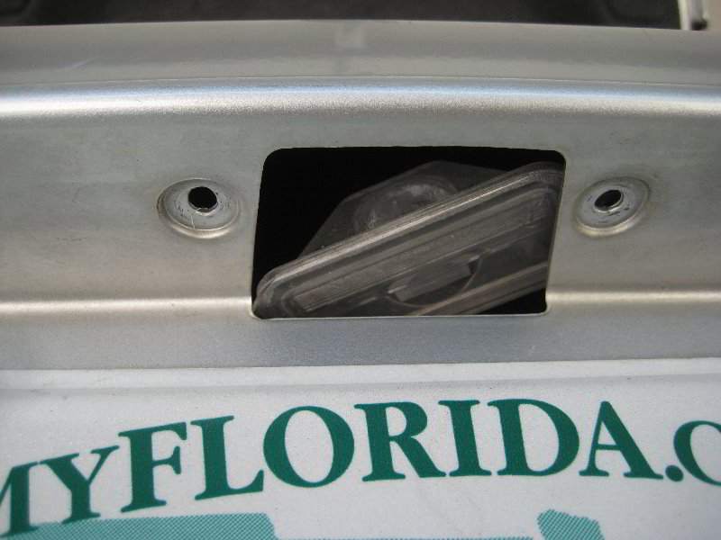 Dodge-Dart-License-Plate-Light-Bulb-Replacement-Guide-007