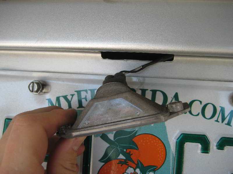 Dodge-Dart-License-Plate-Light-Bulb-Replacement-Guide-008