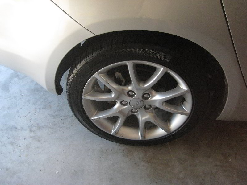 Dodge-Dart-Rear-Disc-Brake-Pads-Replacement-Guide-001