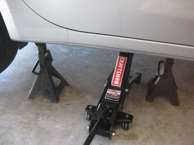 Dodge-Dart-Rear-Disc-Brake-Pads-Replacement-Guide-003