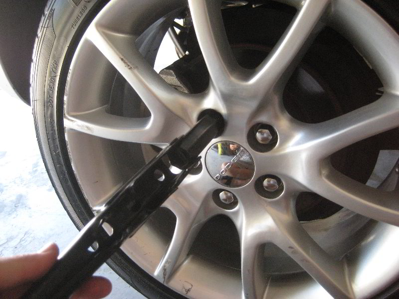 Dodge-Dart-Rear-Disc-Brake-Pads-Replacement-Guide-004