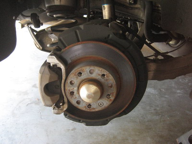 Dodge-Dart-Rear-Disc-Brake-Pads-Replacement-Guide-006