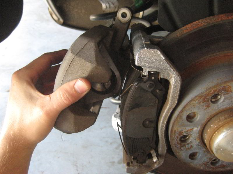 Dodge-Dart-Rear-Disc-Brake-Pads-Replacement-Guide-014