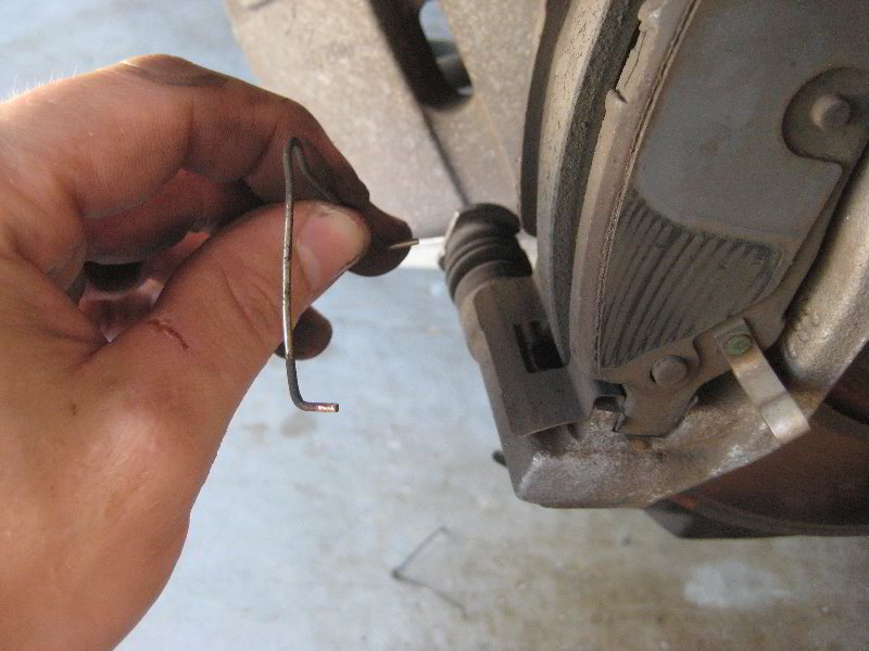 Dodge-Dart-Rear-Disc-Brake-Pads-Replacement-Guide-017