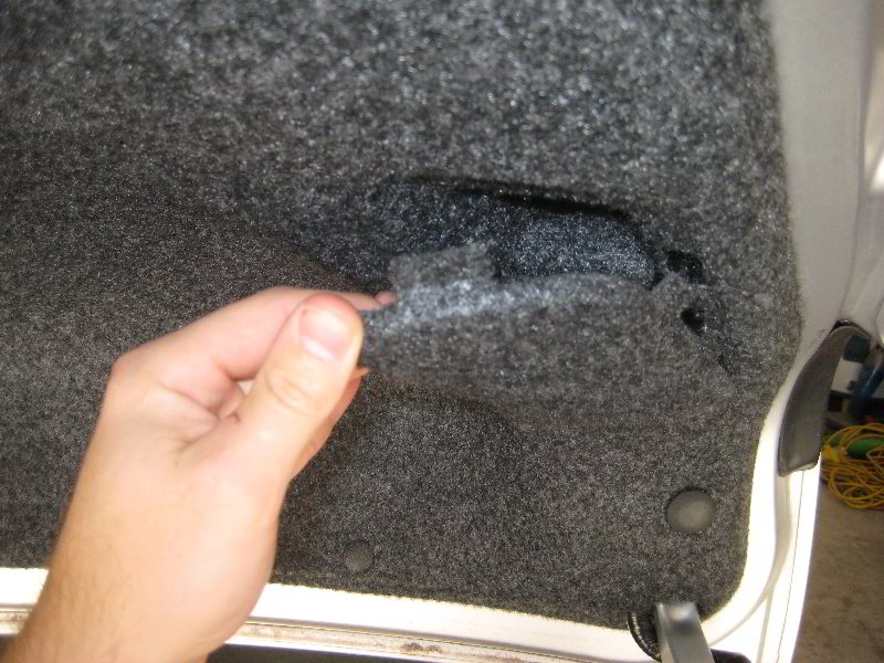 Dodge-Dart-Reverse-Tail-Light-Bulbs-Replacement-Guide-004