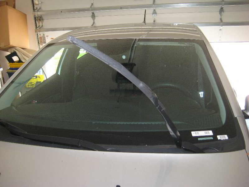 DodgeDartWindshieldWiperBladesRemovalGuide002