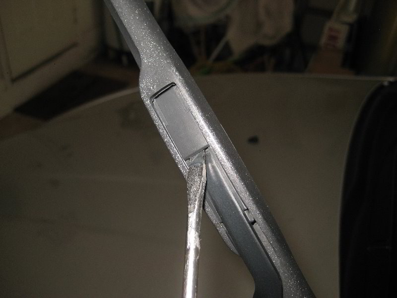 DodgeDartWindshieldWiperBladesRemovalGuide003