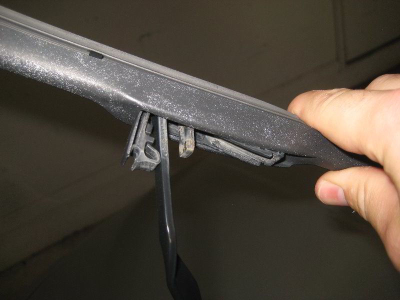 DodgeDartWindshieldWiperBladesRemovalGuide006