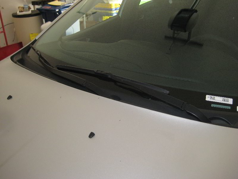 DodgeDartWindshieldWiperBladesRemovalGuide014