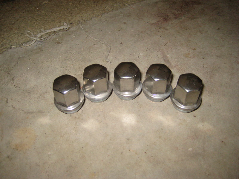 Dodge-Durango-Front-Disc-Brake-Pads-Replacement-Guide-005