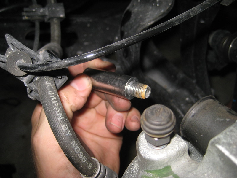 Dodge-Durango-Front-Disc-Brake-Pads-Replacement-Guide-036