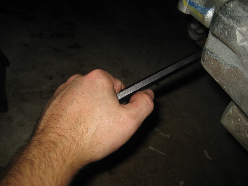 Dodge-Durango-Front-Disc-Brake-Pads-Replacement-Guide-040