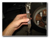 Dodge-Durango-Front-Disc-Brake-Pads-Replacement-Guide-023