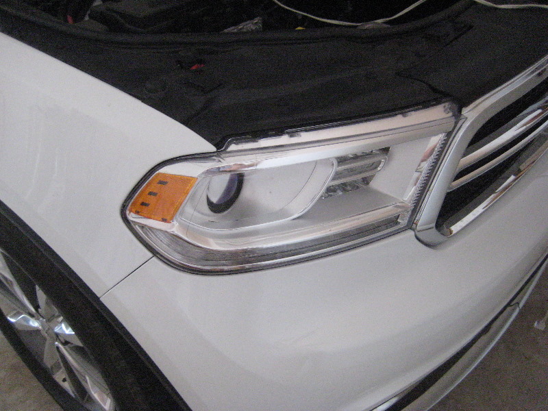 DodgeDurangoHeadlightBulbsReplacementGuide002