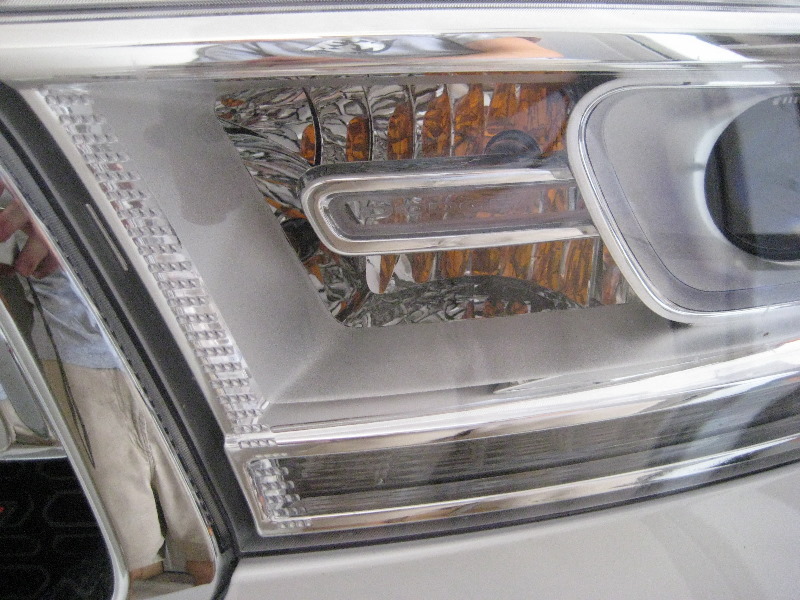 Dodge-Durango-Headlight-Bulbs-Replacement-Guide-017