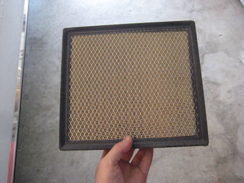 Dodge-Durango-Pentastar-V6-Engine-Air-Filter-Replacement-Guide-006