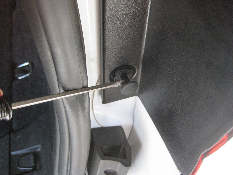 Dodge-Durango-Reverse-Tail-Light-Bulbs-Replacement-Guide-005