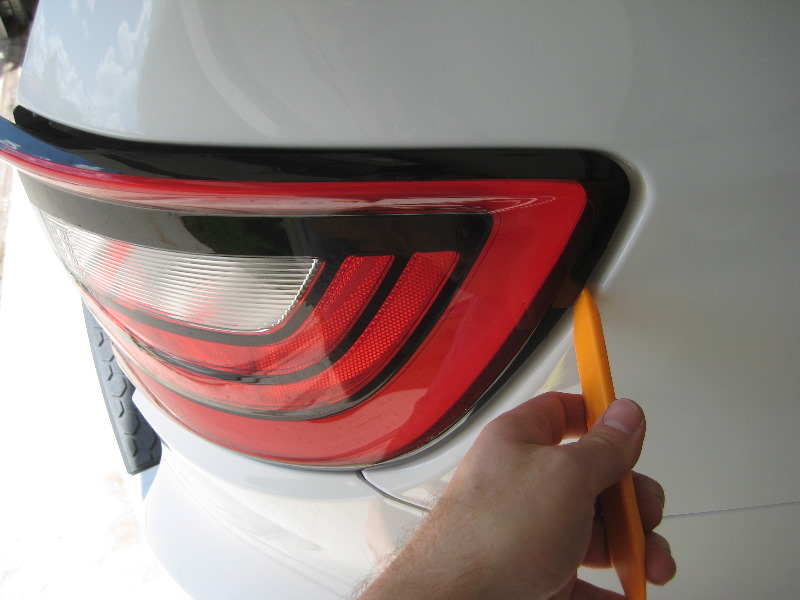 Dodge-Durango-Reverse-Tail-Light-Bulbs-Replacement-Guide-008