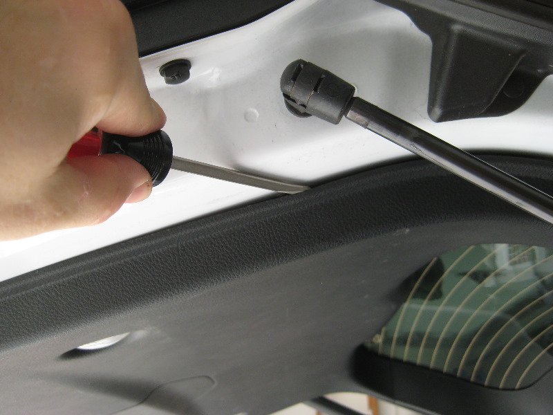 DodgeDurangoReverseTailLightBulbsReplacementGuide010