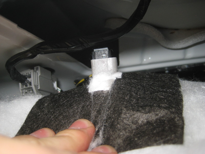 Dodge-Durango-Reverse-Tail-Light-Bulbs-Replacement-Guide-015