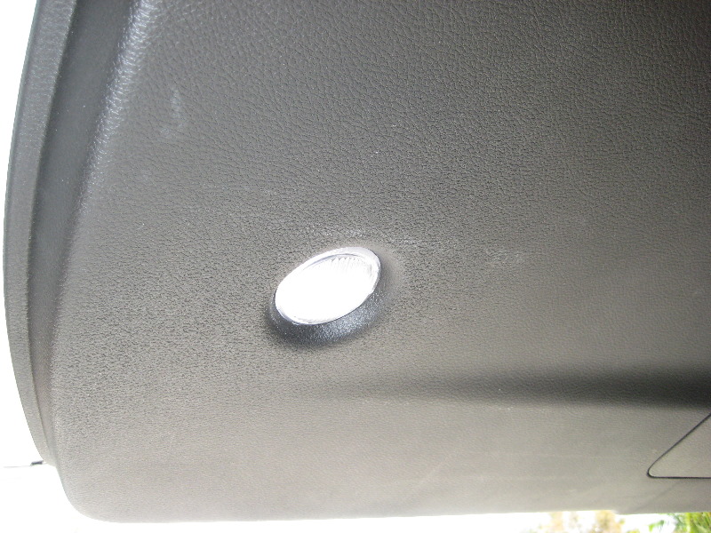 DodgeDurangoReverseTailLightBulbsReplacementGuide018