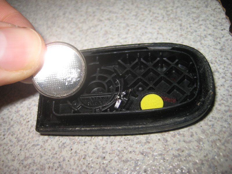 Dodge-Durango-Smart-Key-Fob-Battery-Replacement-Guide-013