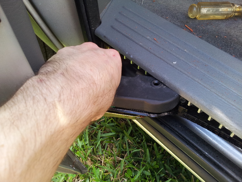 Dodge-Grand-Caravan-Jammed-Automatic-Sliding-Side-Door-Repair-Guide-010
