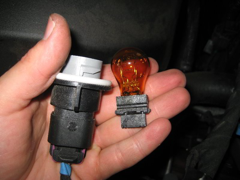 2015 dodge journey light bulb size