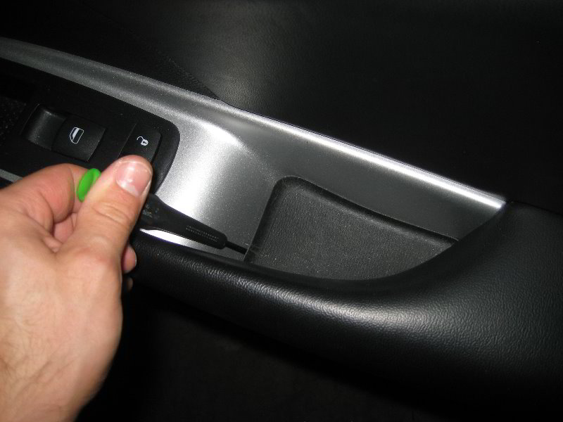 Dodge-Journey-Interior-Door-Panel-Removal-Guide-002