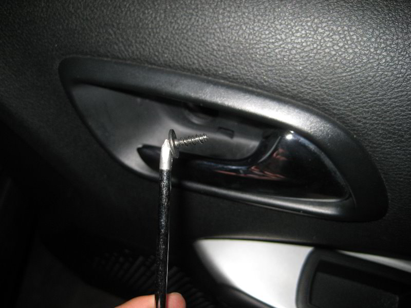 Dodge-Journey-Interior-Door-Panel-Removal-Guide-012