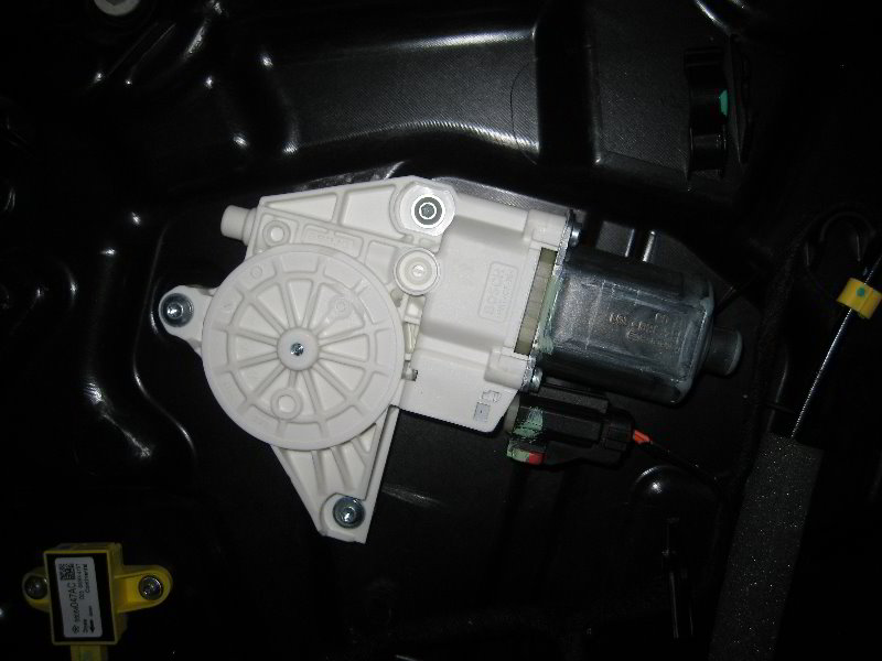 Dodge-Journey-Interior-Door-Panel-Removal-Guide-026