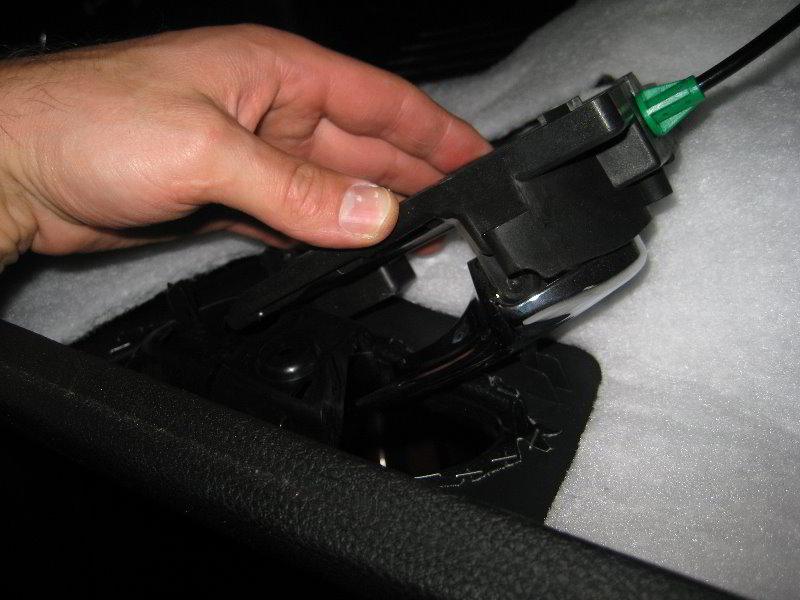 Dodge-Journey-Interior-Door-Panel-Removal-Guide-028